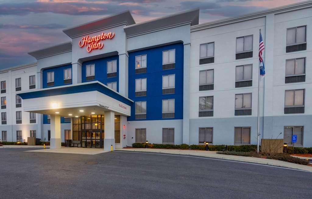 Hampton Inn Хейвірхілл Екстер'єр фото