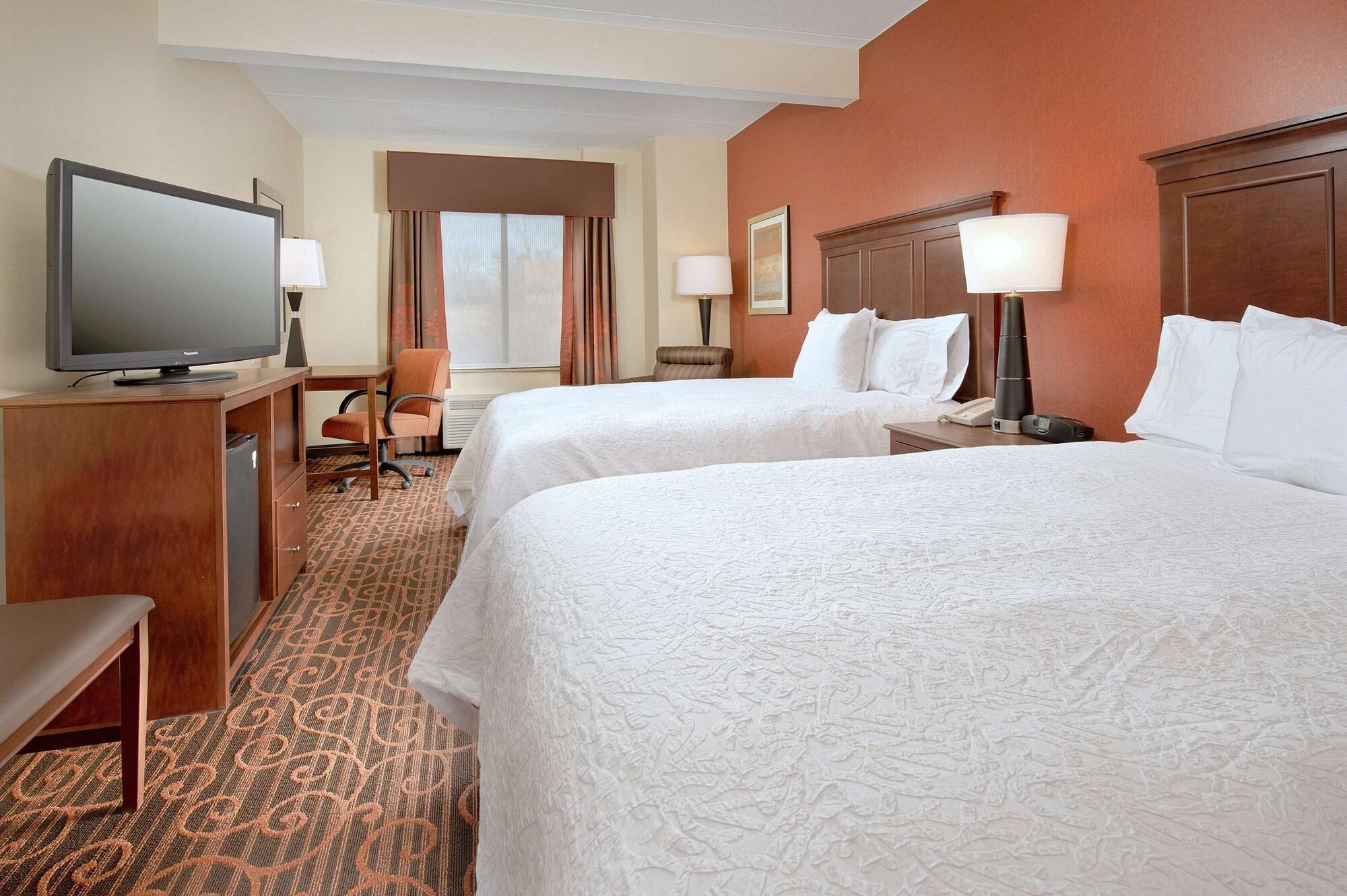 Hampton Inn Хейвірхілл Екстер'єр фото