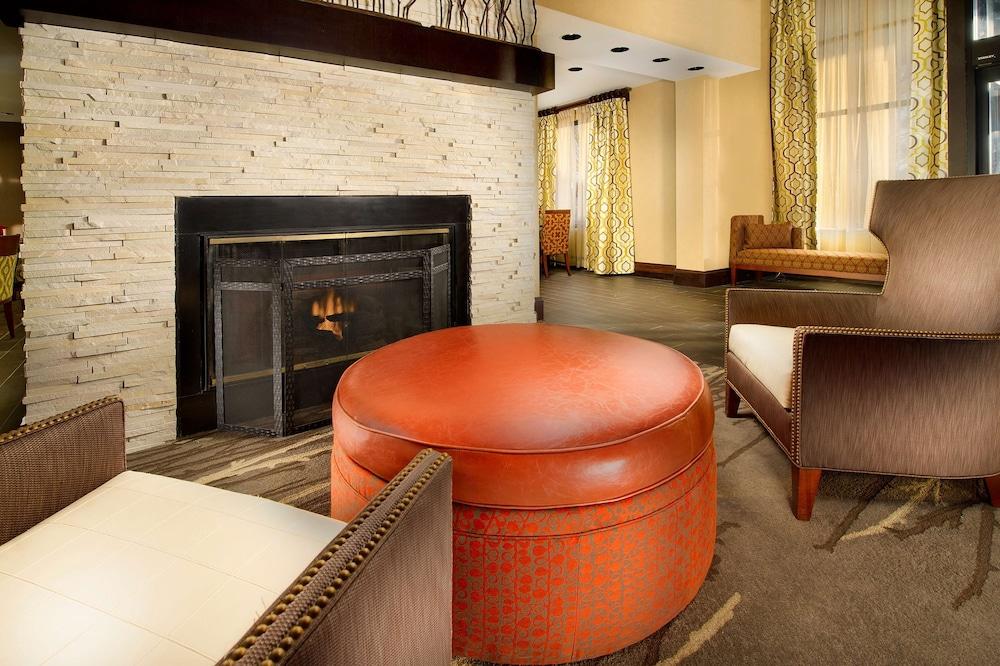 Hampton Inn Хейвірхілл Екстер'єр фото