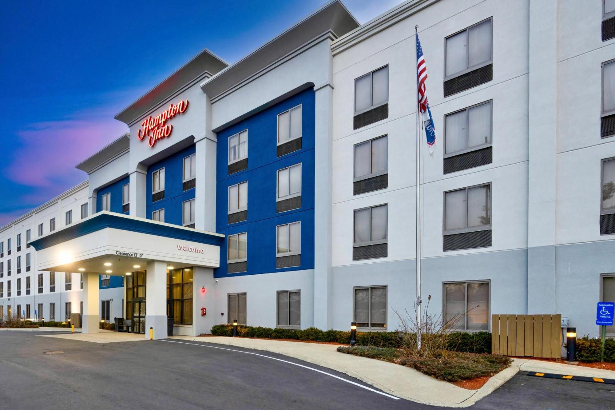 Hampton Inn Хейвірхілл Екстер'єр фото